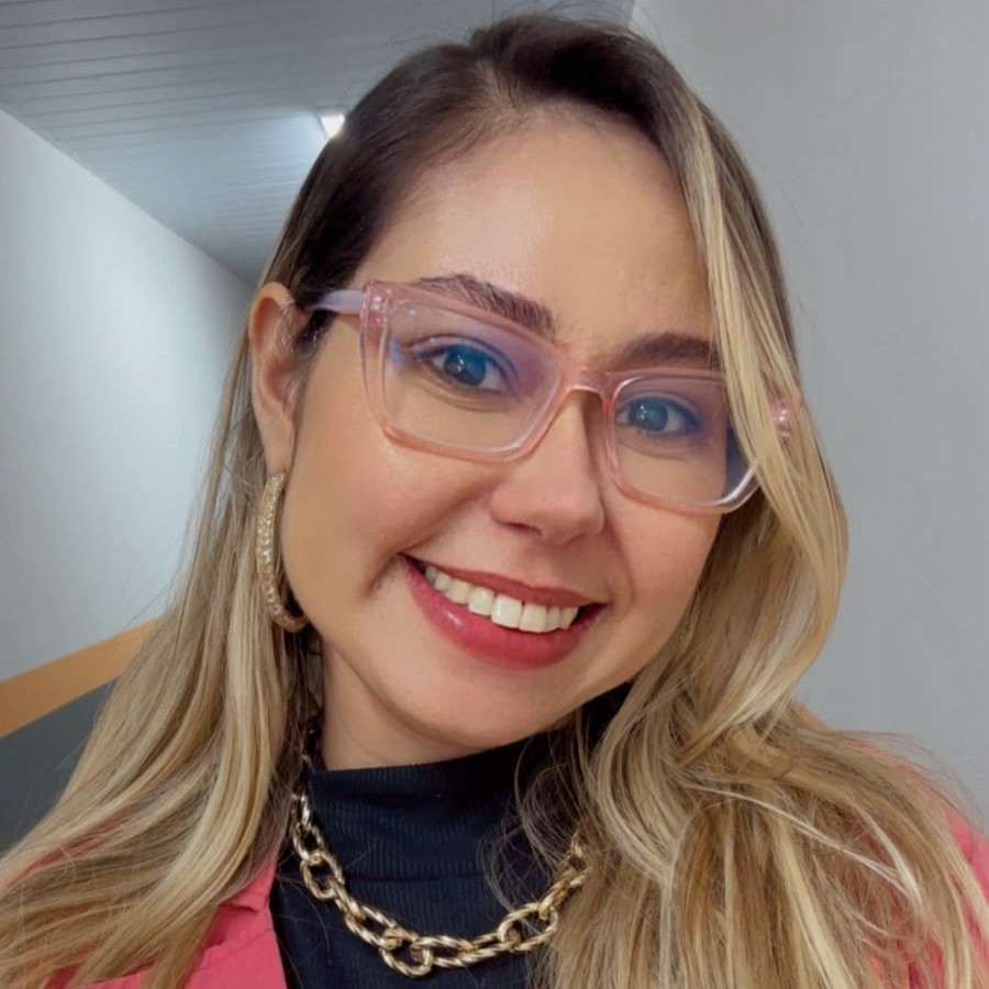 Profa. Me. Tamara Braga Sales de Holanda